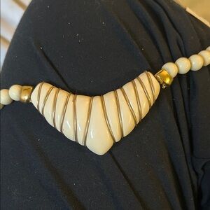 Elegant Cream and Gold Women's Necklace